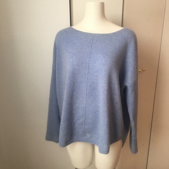 Lord & Taylor Sweaters - Lord & Taylor Hi Lo Curved Hem Cashmere Sweater